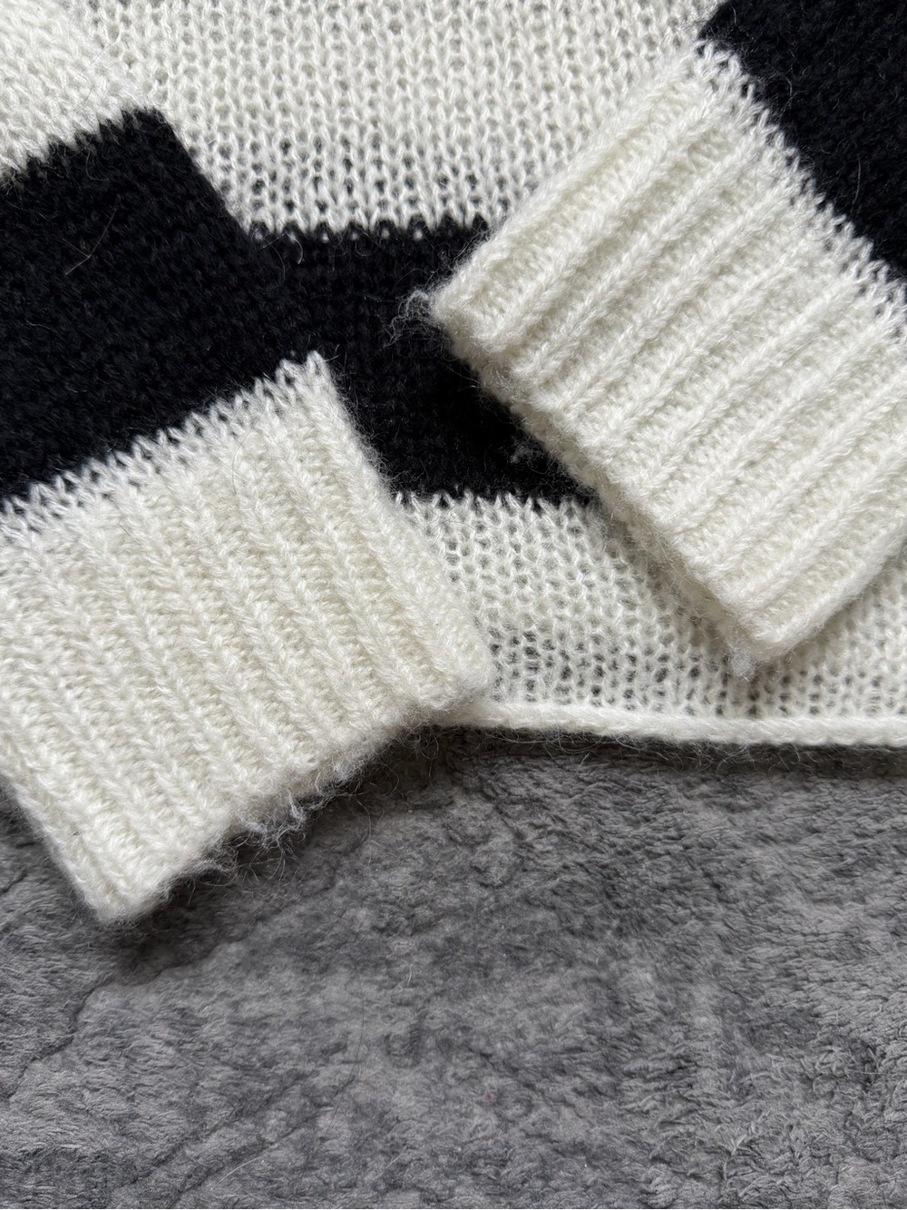 Brandy Melville Colette Striped Sweater - Picture 4 of 4
